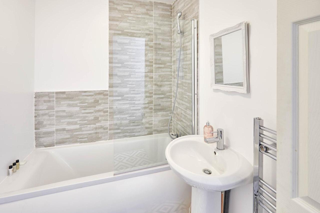 Host & Stay - Clarendon Apartments Redcar Bagian luar foto