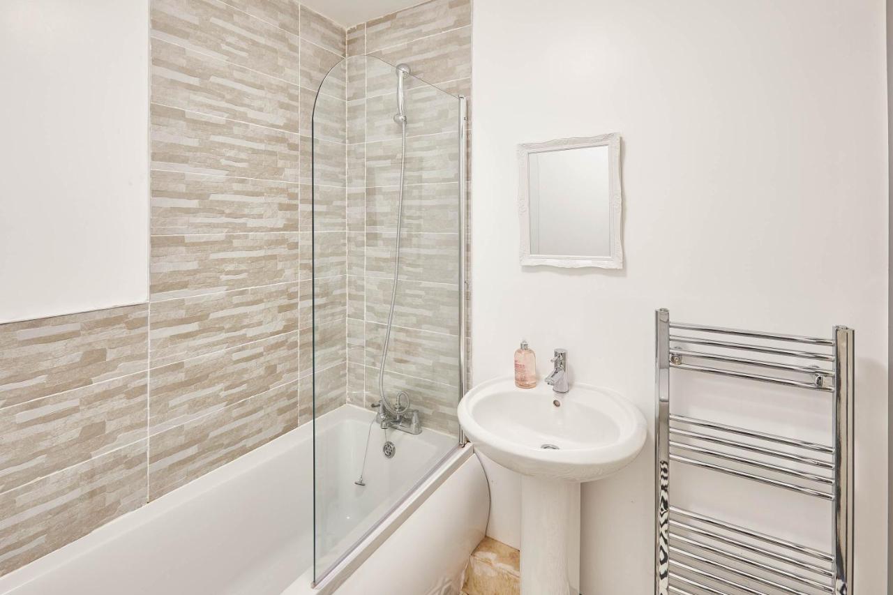 Host & Stay - Clarendon Apartments Redcar Bagian luar foto